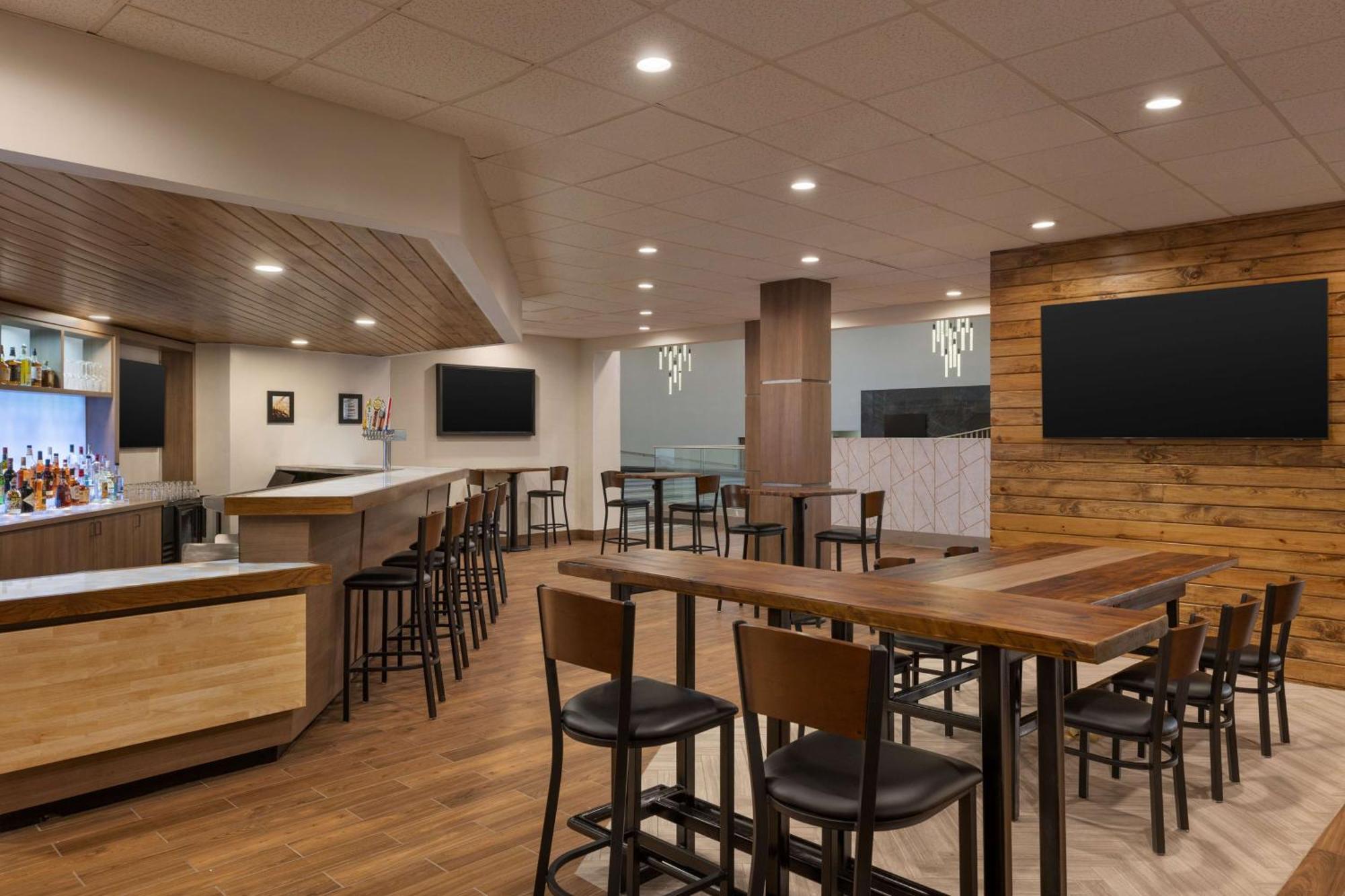 Doubletree By Hilton Fort Worth South Esterno foto
