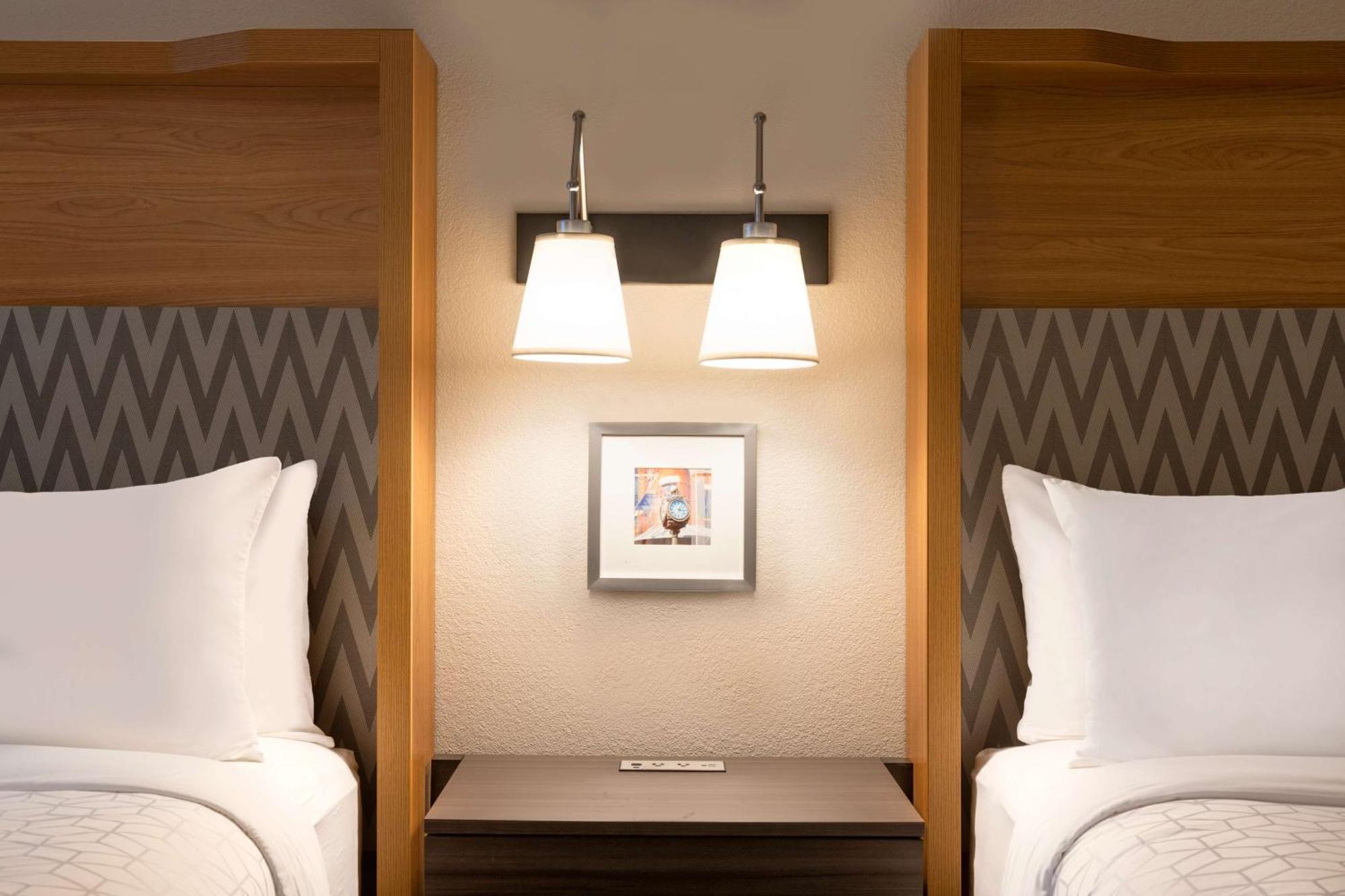 Doubletree By Hilton Fort Worth South Esterno foto