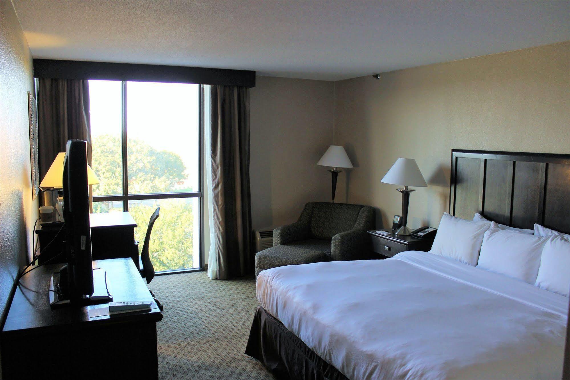 Doubletree By Hilton Fort Worth South Esterno foto